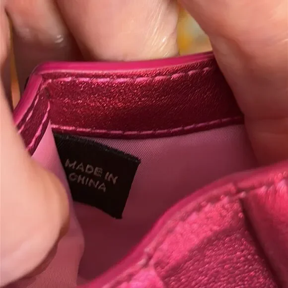 COACH POPPY HEART WALLET LEATHER HOT PINK W/ TROMPE CHAIN DETAILS
ADORABLE EUC! - Picture 11 of 15